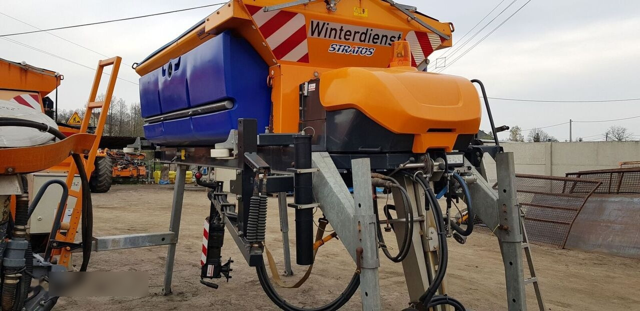 Schmidt Solarko piaskarka SCHMIDT STRATOS 5m3 - Sāls un smilts kaisītājs - Komunālā/ Specializētā tehnika: foto 5 Schmidt Solarko piaskarka SCHMIDT STRATOS 5m3 - Sāls un smilts kaisītājs - Komunālā/ Specializētā tehnika: foto 5
