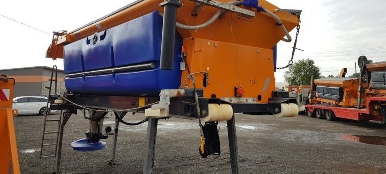 Schmidt Solarko piaskarka SCHMIDT STRATOS 5m3 - Sāls un smilts kaisītājs - Komunālā/ Specializētā tehnika: foto 3 Schmidt Solarko piaskarka SCHMIDT STRATOS 5m3 - Sāls un smilts kaisītājs - Komunālā/ Specializētā tehnika: foto 3