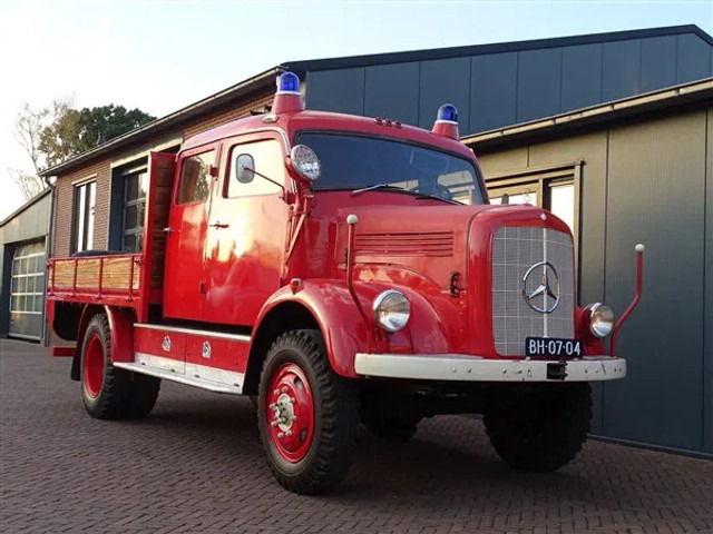 Mercedes-Benz LP 1117 4x4 TURBO Motor Brandweerauto Vw motor met Waterpomp in openlaadbak - Ugunsdzēsēju mašīna: foto 1 Mercedes-Benz LP 1117 4x4 TURBO Motor Brandweerauto Vw motor met Waterpomp in openlaadbak - Ugunsdzēsēju mašīna: foto 1