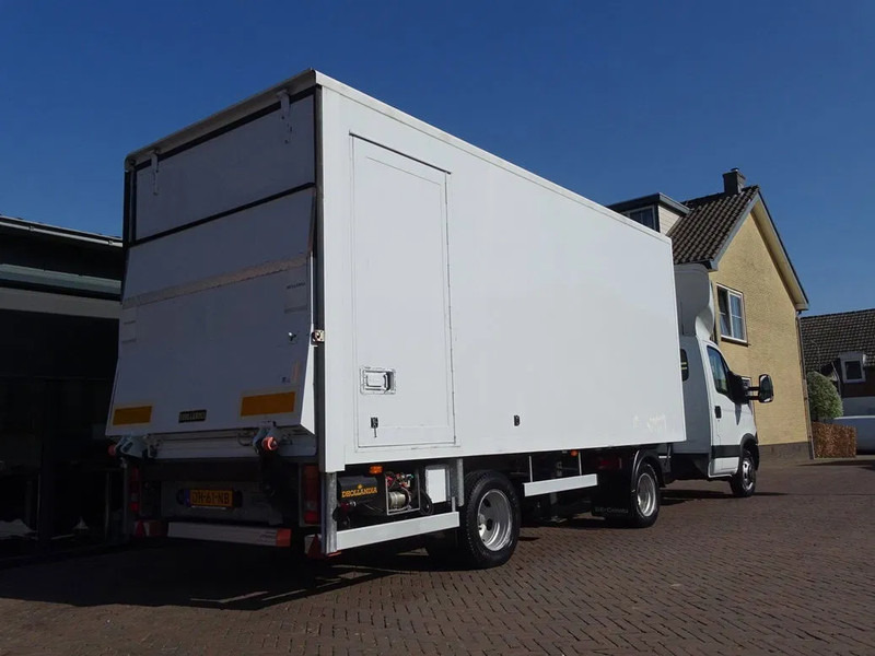 Iveco Daily 35C17 Be combinatie be trekker podium oplegger 3080 KG laadvm. 1.5 Ton Laadklep - Vilcējs: foto 2 Iveco Daily 35C17 Be combinatie be trekker podium oplegger 3080 KG laadvm. 1.5 Ton Laadklep - Vilcējs: foto 2