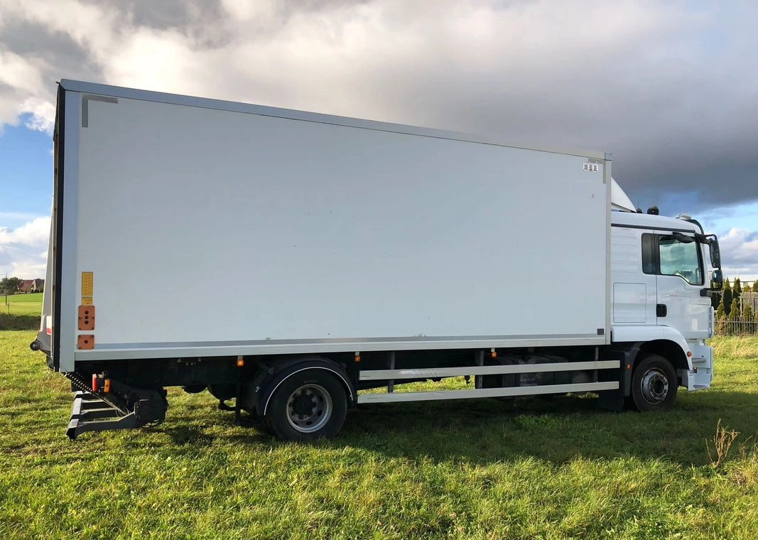 MAN 15.290 Winda Bok otwierany 18 Palet - Izometriskais kravas automašīna: foto 3 MAN 15.290 Winda Bok otwierany 18 Palet - Izometriskais kravas automašīna: foto 3