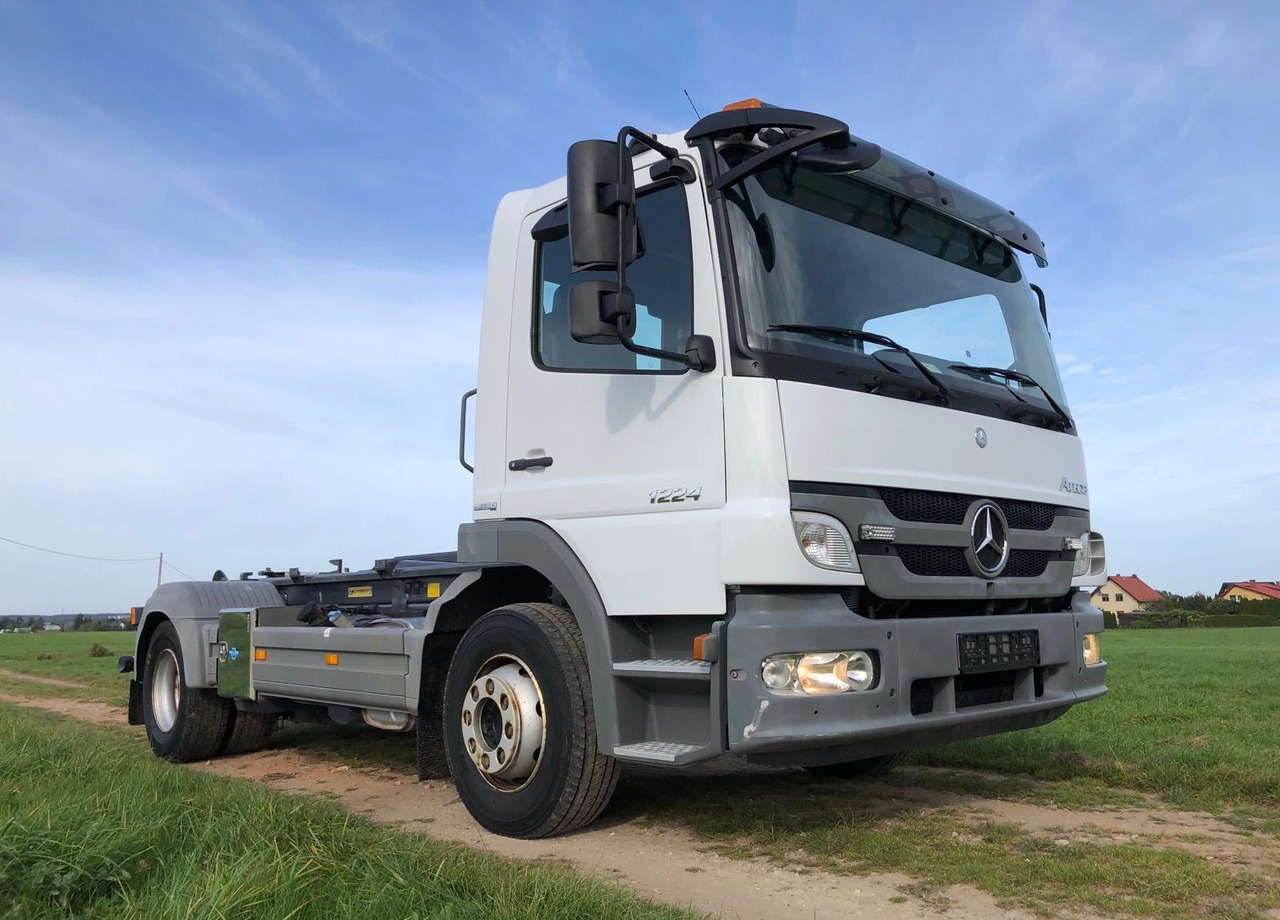 MERCEDES-BENZ ATEGO 1224 Motor 6374 cm3!! Aktualne UDT!! - Pacēlājs ar āķi: foto 2 MERCEDES-BENZ ATEGO 1224 Motor 6374 cm3!! Aktualne UDT!! - Pacēlājs ar āķi: foto 2