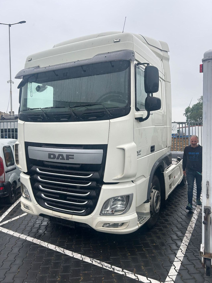 DAF XF 106.440 XF106-440 Space Cab, Full spoilers - Vilcējs: foto 1 DAF XF 106.440 XF106-440 Space Cab, Full spoilers - Vilcējs: foto 1