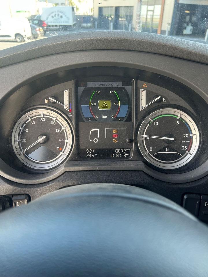 DAF XF 460 XF460 Super Space Cab - Vilcējs: foto 3 DAF XF 460 XF460 Super Space Cab - Vilcējs: foto 3