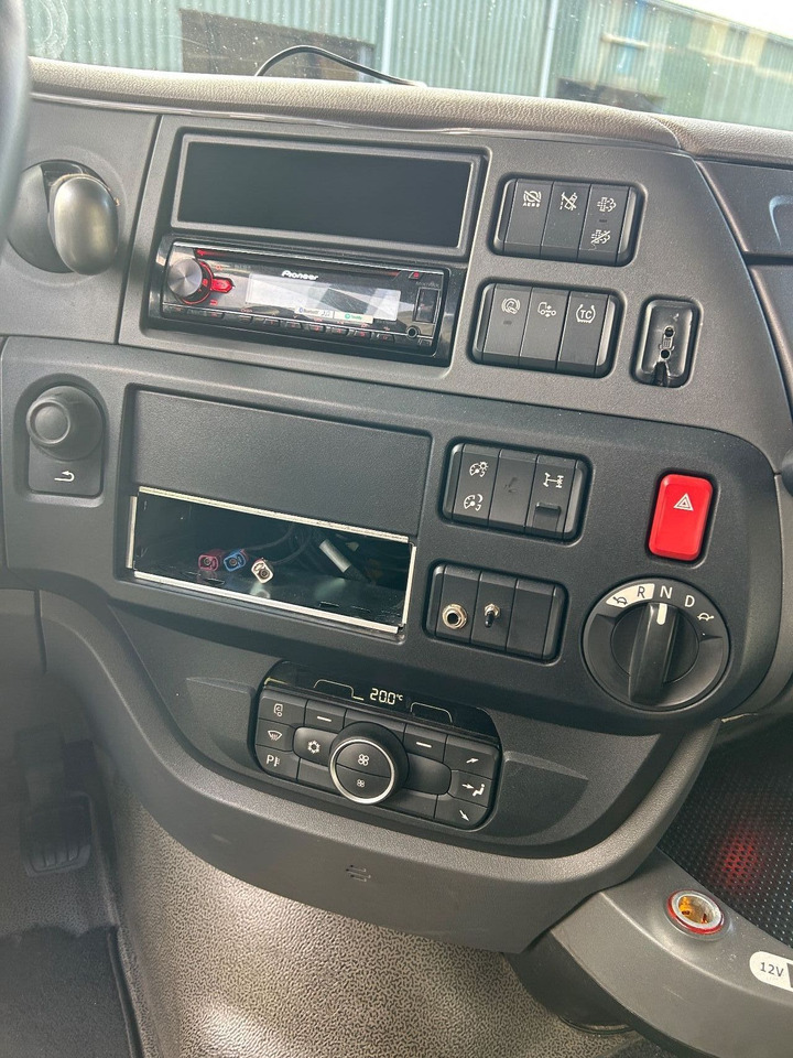 Vilcējs DAF XF 480 XF480 Super Space Very complete trucks More pc available: foto 10