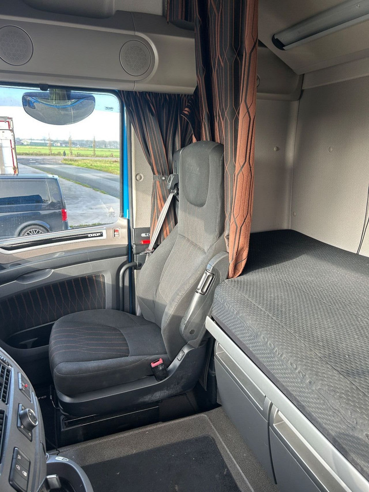Vilcējs DAF XF 480 XF480 Super Space Very complete trucks More pc available: foto 8