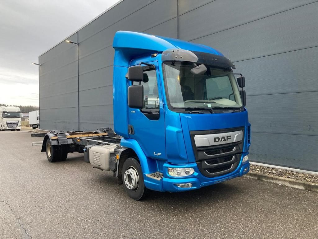 DAF LF 210 FA Standheizung / 5.00m Rd / 7.490kg - Šasija kravas automašīna: foto 1 DAF LF 210 FA Standheizung / 5.00m Rd / 7.490kg - Šasija kravas automašīna: foto 1