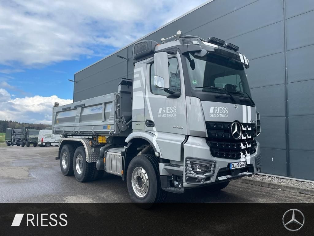Mercedes-Benz Arocs 2653 K 6x4 Bordmatik AUT LM - Kravas automašīna pašizgāzējs: foto 2 Mercedes-Benz Arocs 2653 K 6x4 Bordmatik AUT LM - Kravas automašīna pašizgāzējs: foto 2