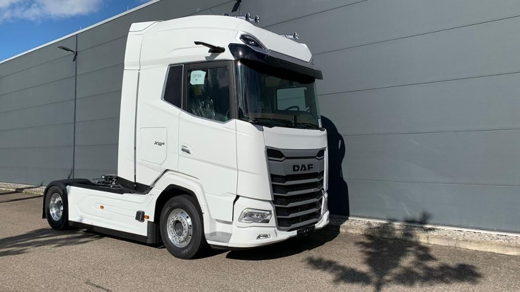 DAF XG+ 530 FT Leder Alcoa Vollluft Standklima - Vilcējs: foto 1 DAF XG+ 530 FT Leder Alcoa Vollluft Standklima - Vilcējs: foto 1