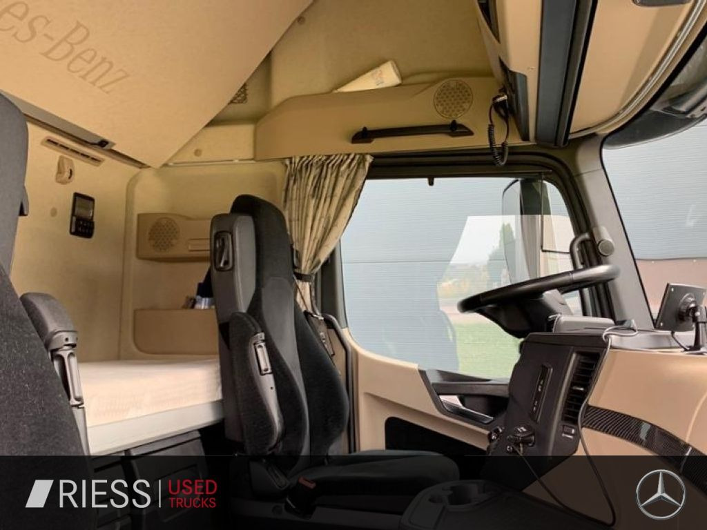 Mercedes-Benz Actros Edition 2 BiXenon KlimaA Navi Massage - Vilcējs: foto 5 Mercedes-Benz Actros Edition 2 BiXenon KlimaA Navi Massage - Vilcējs: foto 5