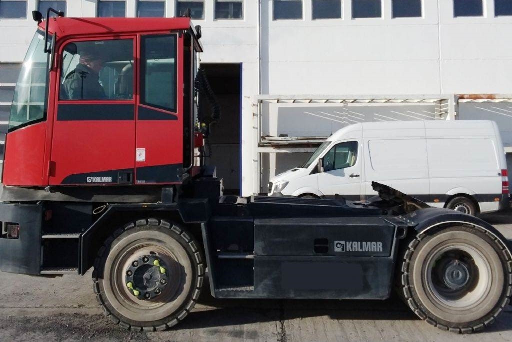 Termināļa traktors Kalmar TR618: foto 1