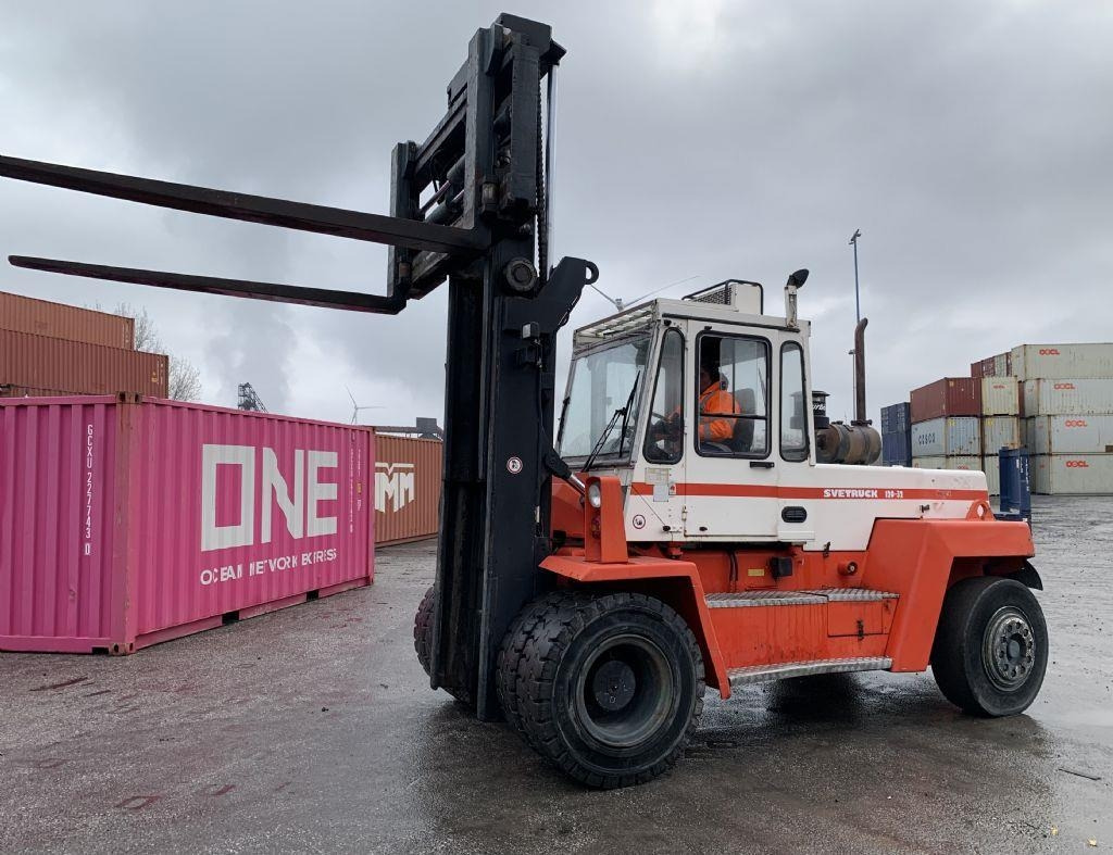 Svetruck 13,6-120-32 - Dīzeļiekrāvējs: foto 4 Svetruck 13,6-120-32 - Dīzeļiekrāvējs: foto 4