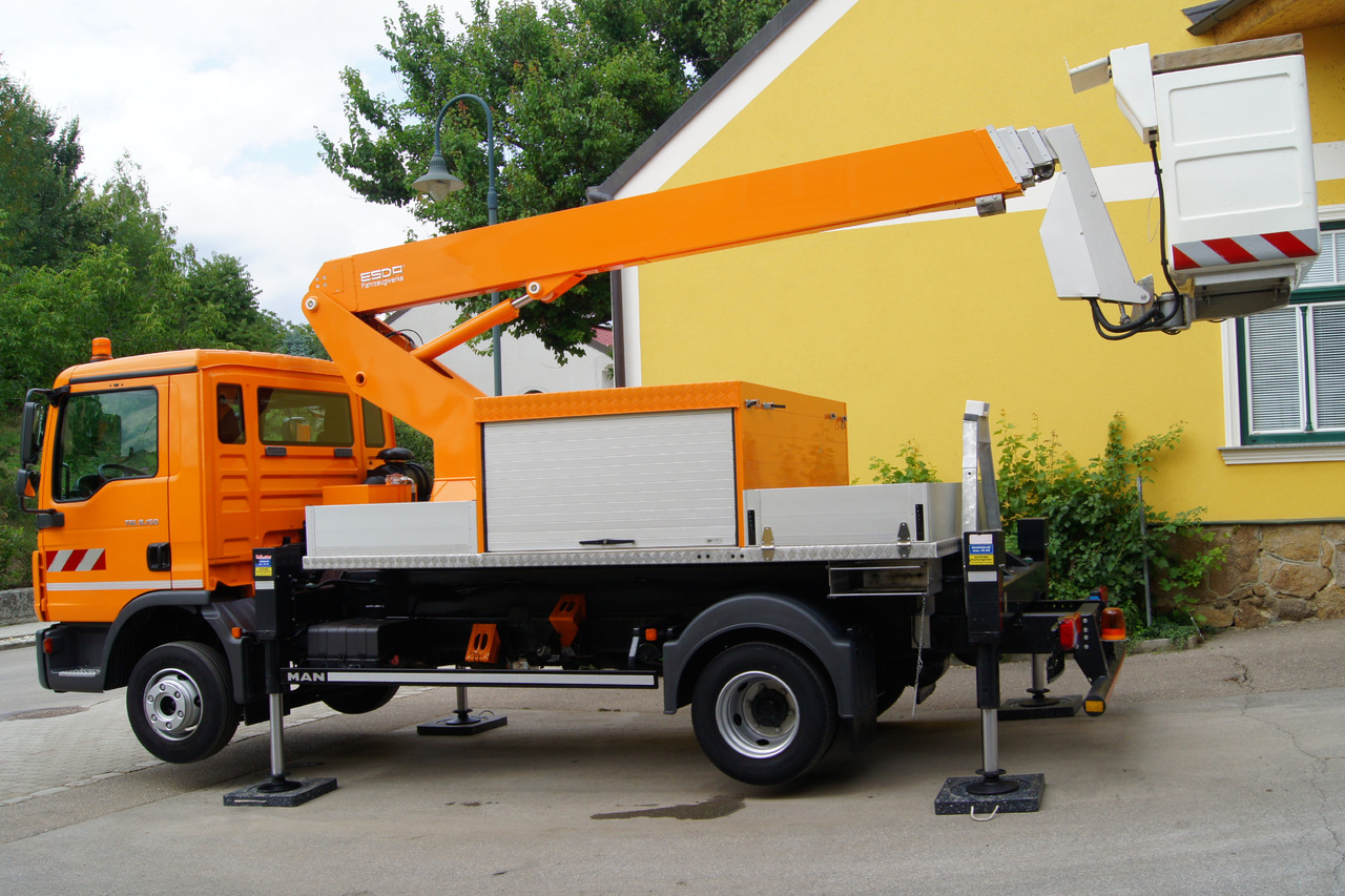 MAN TGL 8.150/TÜV/ESDA 21,5m Hubarbeitsbühne/Steiger/EURO 5 - Autopacēlājs: foto 4 MAN TGL 8.150/TÜV/ESDA 21,5m Hubarbeitsbühne/Steiger/EURO 5 - Autopacēlājs: foto 4