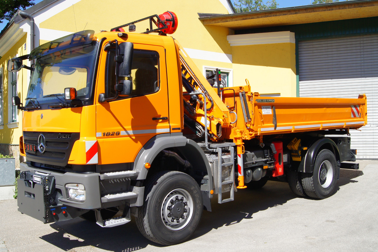 MERCEDES-BENZ AXOR 1829 4x4/EURO 5/ATLAS 65.2/MEILLER/Winterdienst - Kravas automašīna pašizgāzējs, Kravas auto ar manipulatoru: foto 2 MERCEDES-BENZ AXOR 1829 4x4/EURO 5/ATLAS 65.2/MEILLER/Winterdienst - Kravas automašīna pašizgāzējs, Kravas auto ar manipulatoru: foto 2