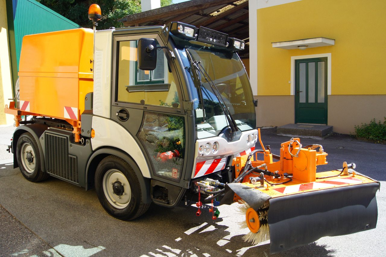 MULTICAR TREMO X56 Carrier CS/4x4/Euro 5/Besen/Wasserfass - Ielu tīrīšanas mašīna: foto 5 MULTICAR TREMO X56 Carrier CS/4x4/Euro 5/Besen/Wasserfass - Ielu tīrīšanas mašīna: foto 5