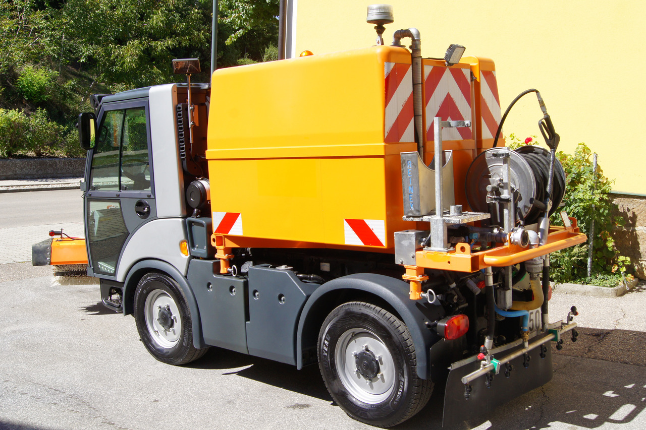 MULTICAR TREMO X56 Carrier CS/4x4/Euro 5/Besen/Wasserfass - Ielu tīrīšanas mašīna: foto 3 MULTICAR TREMO X56 Carrier CS/4x4/Euro 5/Besen/Wasserfass - Ielu tīrīšanas mašīna: foto 3