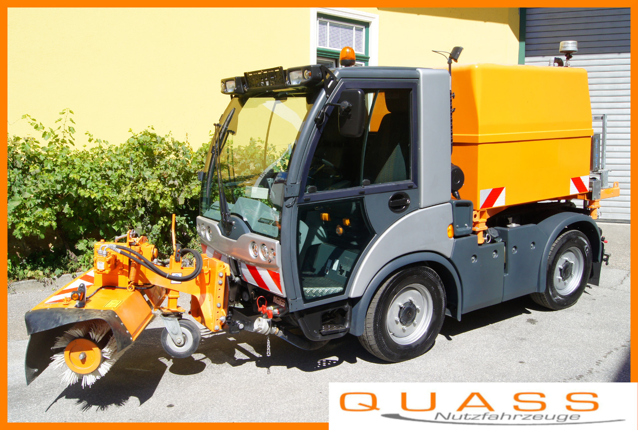 MULTICAR TREMO X56 Carrier CS/4x4/Euro 5/Besen/Wasserfass - Sniega novākšanas tehnika: foto 1 MULTICAR TREMO X56 Carrier CS/4x4/Euro 5/Besen/Wasserfass - Sniega novākšanas tehnika: foto 1