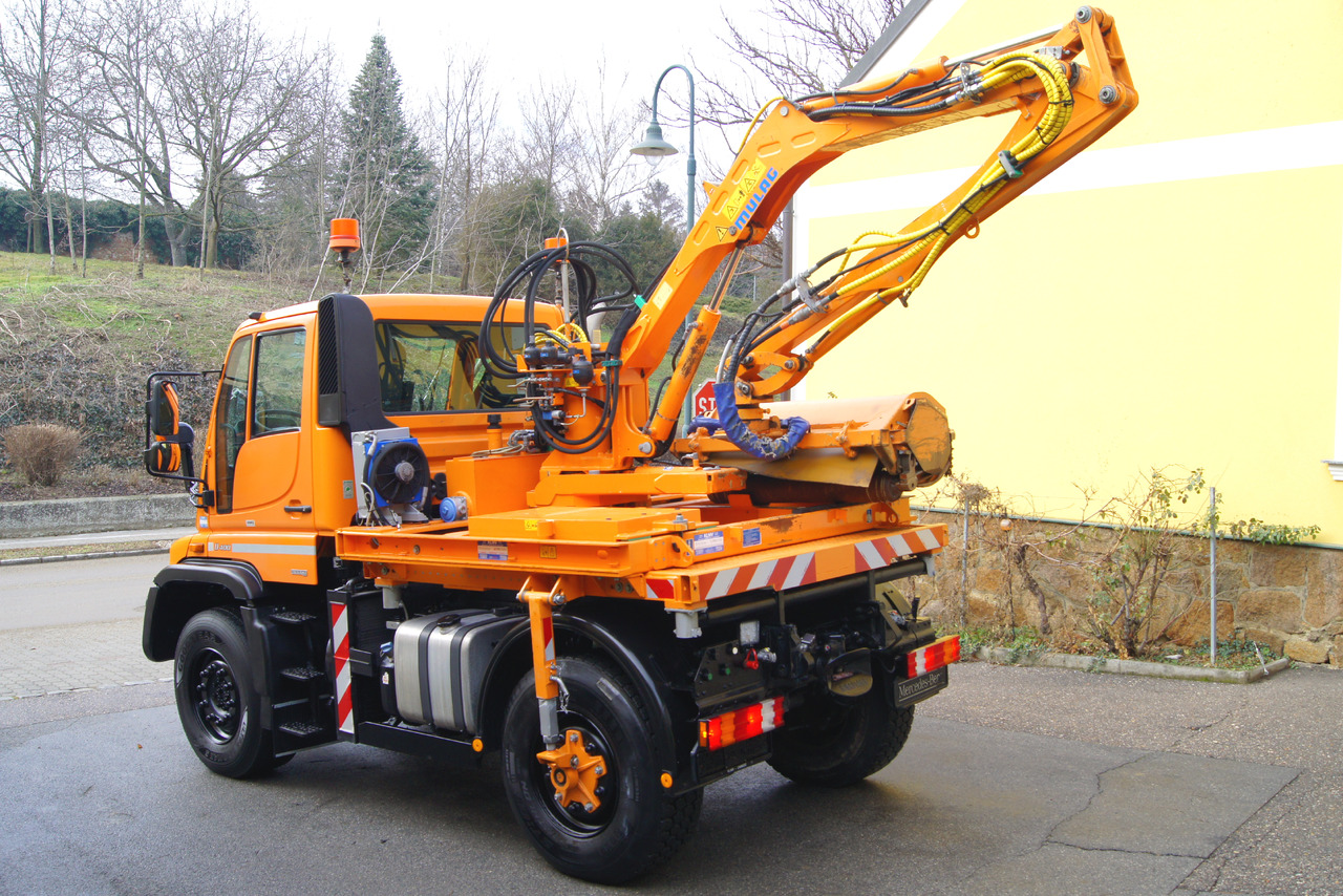 UNIMOG Unimog U 400/TÜV/Hydrostat/Mähtür +MULAG MHU 800 - Kravas automašīna pašizgāzējs: foto 4 UNIMOG Unimog U 400/TÜV/Hydrostat/Mähtür +MULAG MHU 800 - Kravas automašīna pašizgāzējs: foto 4