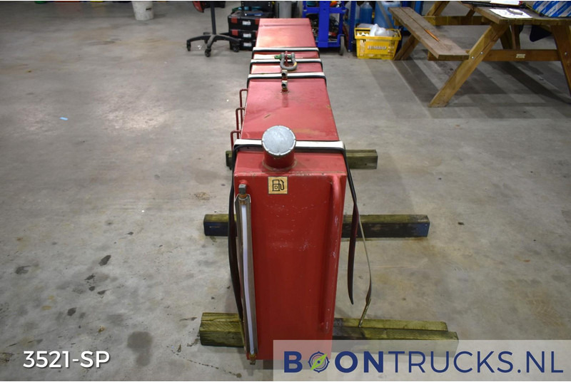 Onbekend BRANDSTOFTANK | L 30 x W 183 x H 77 cm * ca 400 L - Degvielas tvertne: foto 3 Onbekend BRANDSTOFTANK | L 30 x W 183 x H 77 cm * ca 400 L - Degvielas tvertne: foto 3