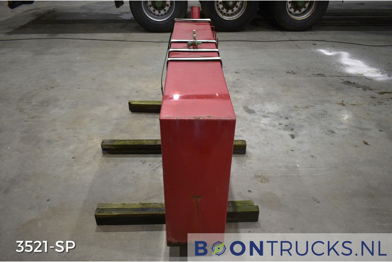 Onbekend HYDRAULIEKTANK | L 30 x W 183 x H 77 cm * ca 400 L - Hidrauliskā tvertne: foto 4 Onbekend HYDRAULIEKTANK | L 30 x W 183 x H 77 cm * ca 400 L - Hidrauliskā tvertne: foto 4