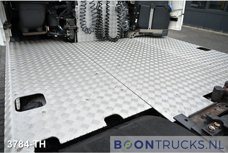 Vilcējs Volvo FH 540 6X2 FULL  AIR  | EURO 6 * NEW APK * BOOGIE * HYDRAULICS *: foto 17