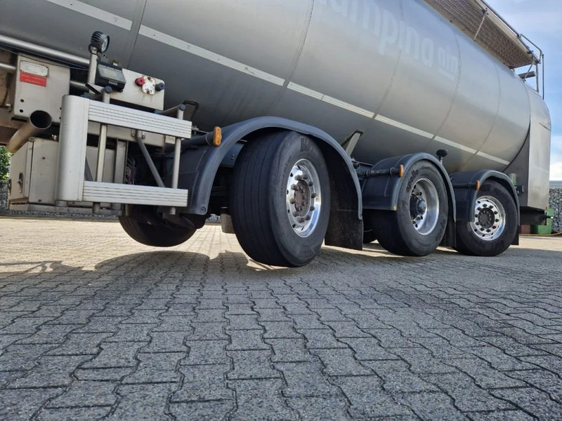 G.magyar 36000 liter geïsoleerde intra / melk tankoplegger met VSE Besturing en pomp - Puspiekabe cisterna: foto 5 G.magyar 36000 liter geïsoleerde intra / melk tankoplegger met VSE Besturing en pomp - Puspiekabe cisterna: foto 5