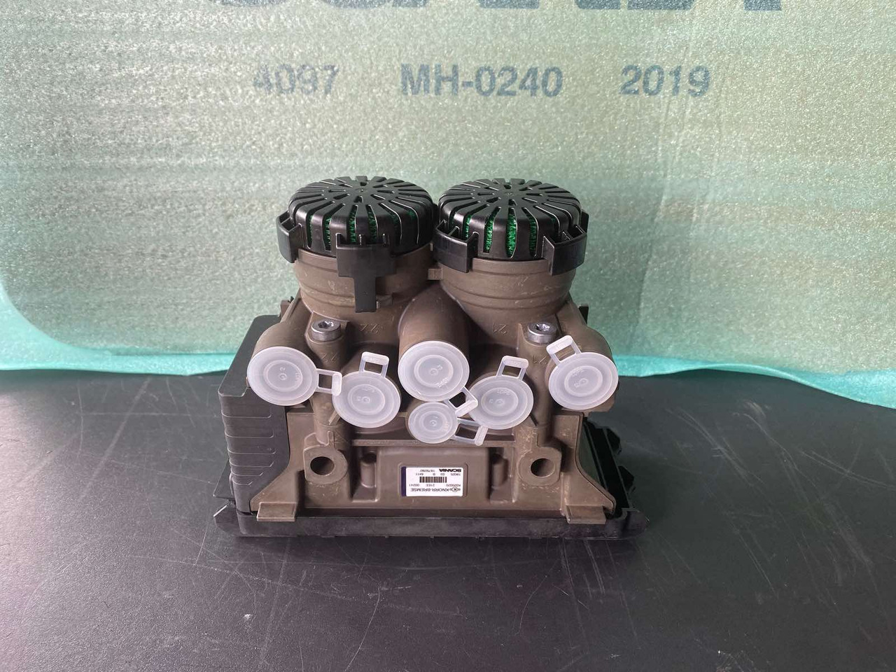 SCANIA AIR VALVE 1879280, 1879275 - Bremžu vārsts - Kravas automašīna: foto 1 SCANIA AIR VALVE 1879280, 1879275 - Bremžu vārsts - Kravas automašīna: foto 1