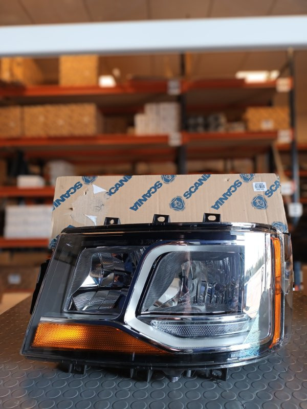 SCANIA HEADLAMP - 2674384 - Tuvās gaismas - Kravas automašīna: foto 1 SCANIA HEADLAMP - 2674384 - Tuvās gaismas - Kravas automašīna: foto 1