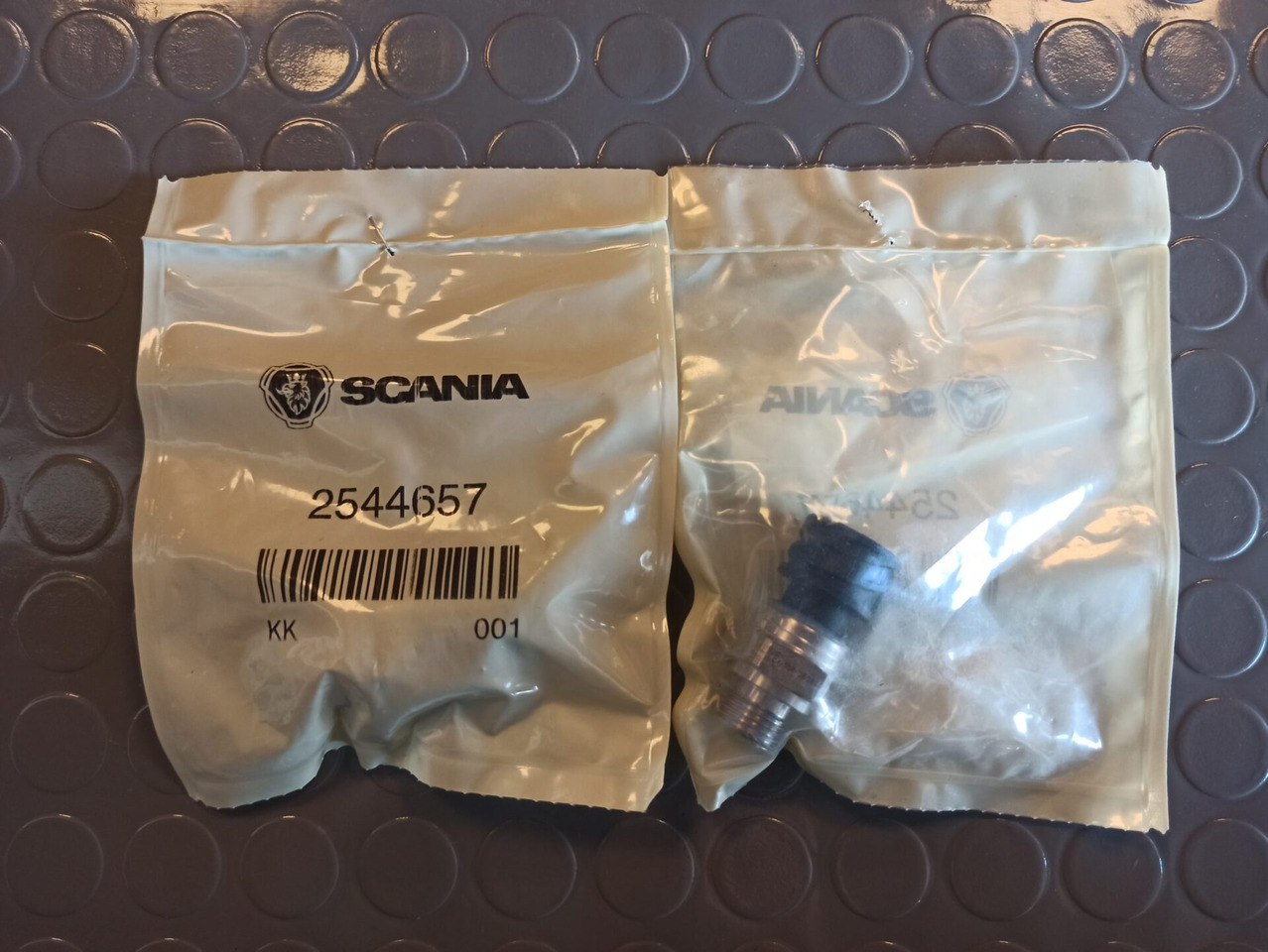 SCANIA PRESSURE SENSOR - 2544657 - Sensors - Kravas automašīna: foto 1 SCANIA PRESSURE SENSOR - 2544657 - Sensors - Kravas automašīna: foto 1
