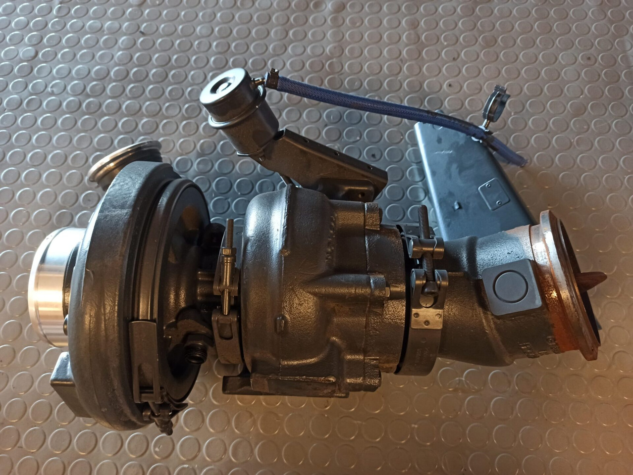 SCANIA TURBOCHARGER - 2126714 - Turbīna - Kravas automašīna: foto 1 SCANIA TURBOCHARGER - 2126714 - Turbīna - Kravas automašīna: foto 1