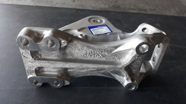 VOLVO CABIN BRACKET - 20456129 - Kabīne un interjers - Kravas automašīna: foto 1 VOLVO CABIN BRACKET - 20456129 - Kabīne un interjers - Kravas automašīna: foto 1