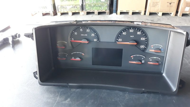 VOLVO INSTRUMENT CLUSTER - 22174398 - Mērinstrumentu panelis - Kravas automašīna: foto 1 VOLVO INSTRUMENT CLUSTER - 22174398 - Mērinstrumentu panelis - Kravas automašīna: foto 1