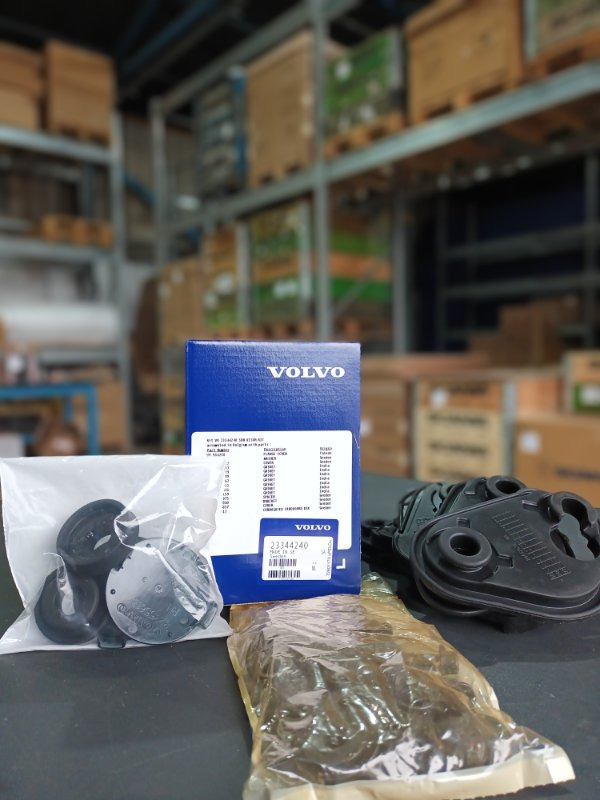 VOLVO SUN VISOR KIT - 23344240 - Saules sargs - Kravas automašīna: foto 1 VOLVO SUN VISOR KIT - 23344240 - Saules sargs - Kravas automašīna: foto 1