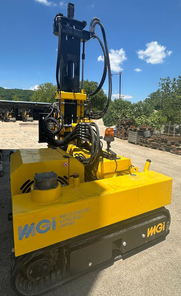 MGI Tonker T830 - Pāļu dzinējs: foto 1 MGI Tonker T830 - Pāļu dzinējs: foto 1