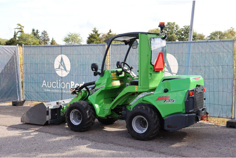 Avant M735 - Riteņu iekrāvējs: foto 3 Avant M735 - Riteņu iekrāvējs: foto 3