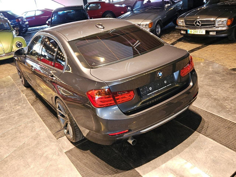 BMW 3-Reeks (F30) _ 320d - Vieglā automašīna: foto 4 BMW 3-Reeks (F30) _ 320d - Vieglā automašīna: foto 4