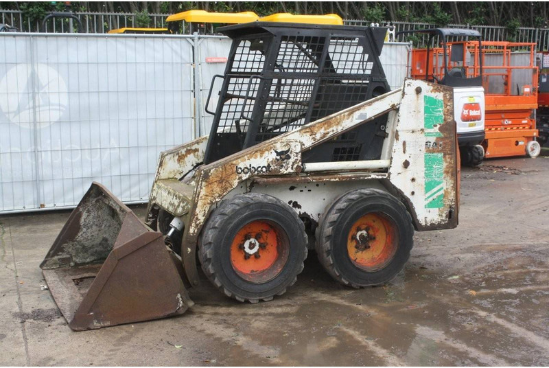 Bobcat 641 - Riteņu iekrāvējs: foto 1 Bobcat 641 - Riteņu iekrāvējs: foto 1