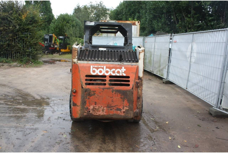 Bobcat 641 - Riteņu iekrāvējs: foto 4 Bobcat 641 - Riteņu iekrāvējs: foto 4