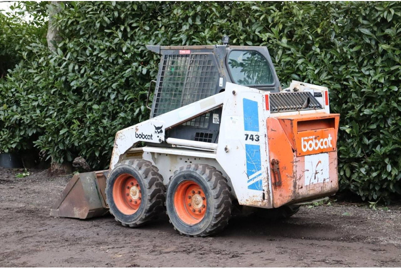 Bobcat 743 - Riteņu iekrāvējs: foto 3 Bobcat 743 - Riteņu iekrāvējs: foto 3