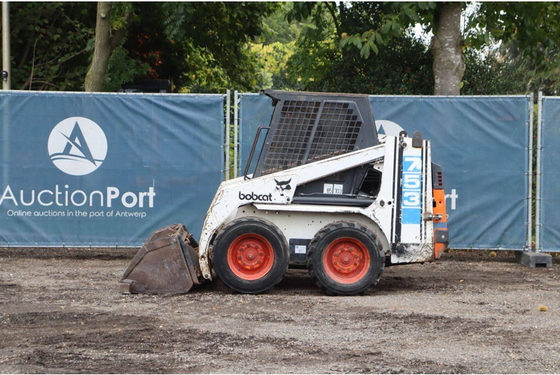 Bobcat 753 - Riteņu iekrāvējs: foto 2 Bobcat 753 - Riteņu iekrāvējs: foto 2