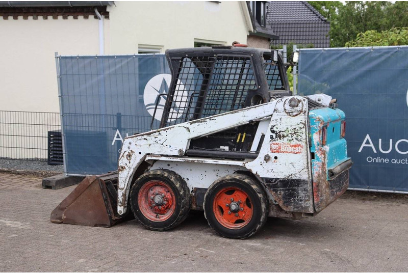Bobcat S100 - Riteņu iekrāvējs: foto 3 Bobcat S100 - Riteņu iekrāvējs: foto 3
