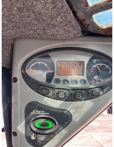 Bobcat S100 - Riteņu iekrāvējs: foto 5 Bobcat S100 - Riteņu iekrāvējs: foto 5