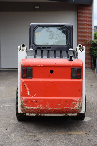 Bobcat S130 - Riteņu iekrāvējs: foto 5 Bobcat S130 - Riteņu iekrāvējs: foto 5