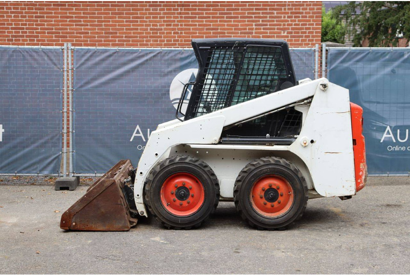 Bobcat S130 - Riteņu iekrāvējs: foto 2 Bobcat S130 - Riteņu iekrāvējs: foto 2