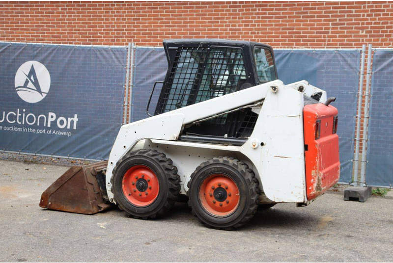 Bobcat S130 - Riteņu iekrāvējs: foto 3 Bobcat S130 - Riteņu iekrāvējs: foto 3
