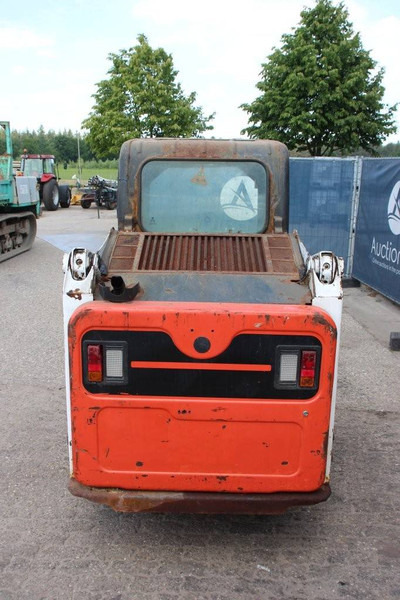 Bobcat S450 - Riteņu iekrāvējs: foto 4 Bobcat S450 - Riteņu iekrāvējs: foto 4