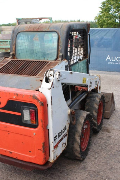 Bobcat S450 - Riteņu iekrāvējs: foto 5 Bobcat S450 - Riteņu iekrāvējs: foto 5