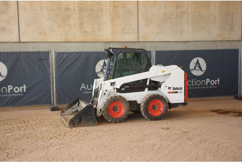 Bobcat S550 - Riteņu iekrāvējs: foto 1 Bobcat S550 - Riteņu iekrāvējs: foto 1