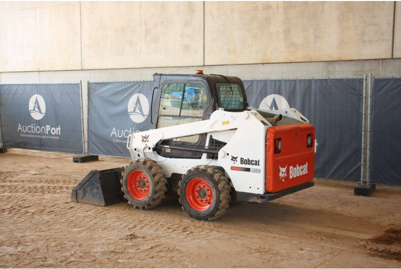 Bobcat S550 - Riteņu iekrāvējs: foto 3 Bobcat S550 - Riteņu iekrāvējs: foto 3