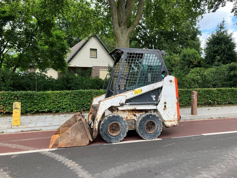 Bobcat S70 - Riteņu iekrāvējs: foto 1 Bobcat S70 - Riteņu iekrāvējs: foto 1